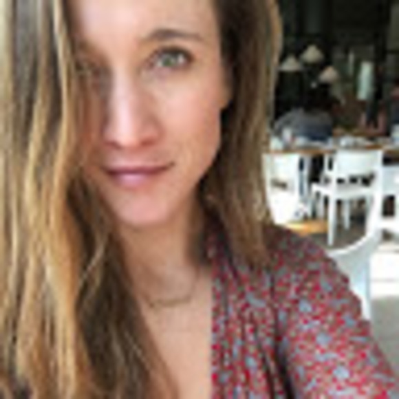 Meet your Posher, Cassandra - Picture 1 of 1